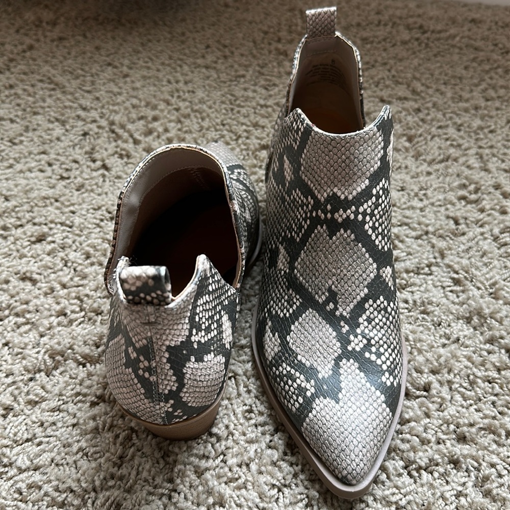 Universal Thread Snakeskin bootie